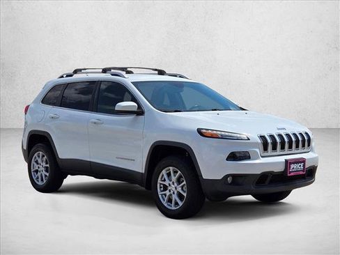 Used 2015 Jeep Cherokee Latitude AWD/4WD image 3
