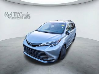 Used 2025 Toyota Sienna Platinum video 1
