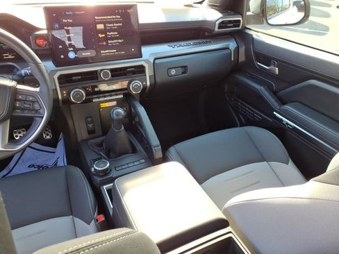 Used 2024 Toyota Tacoma TRD Sport image 14