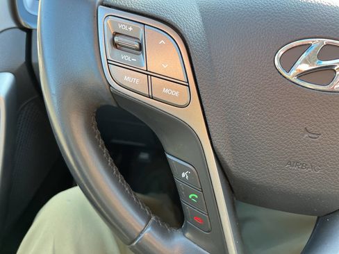 Used 2014 Hyundai Santa Fe GLS image 18