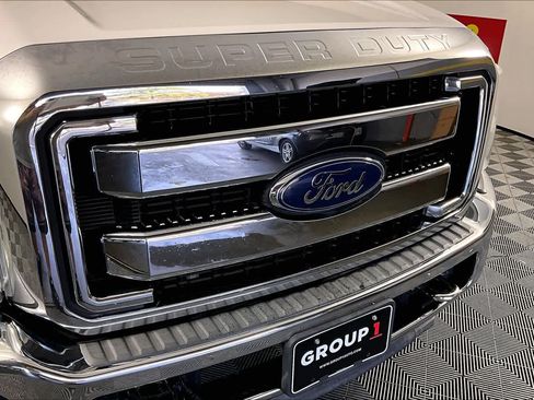 Used 2014 Ford F250 Lariat w/ Lariat Ultimate Package image 27