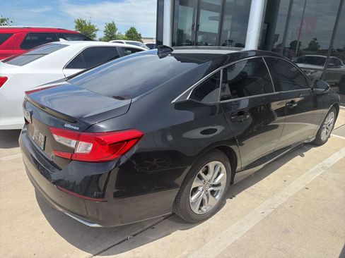 Used 2018 Honda Accord LX image 5