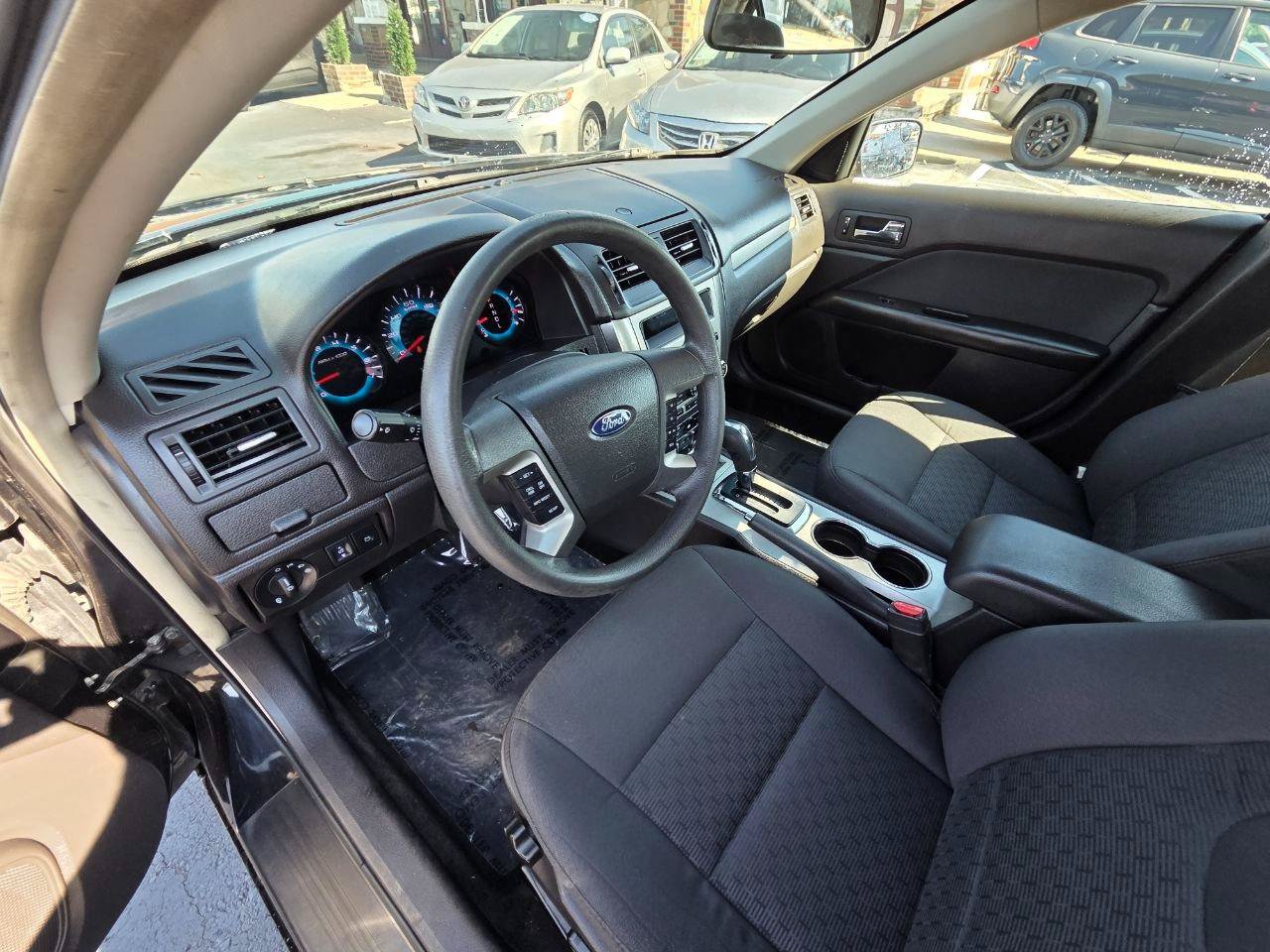 Used 2011 Ford Fusion SE FWD image 12