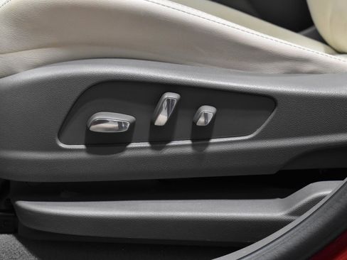 Used 2023 Cadillac XT5 Premium Luxury w/ Technology Package image 3