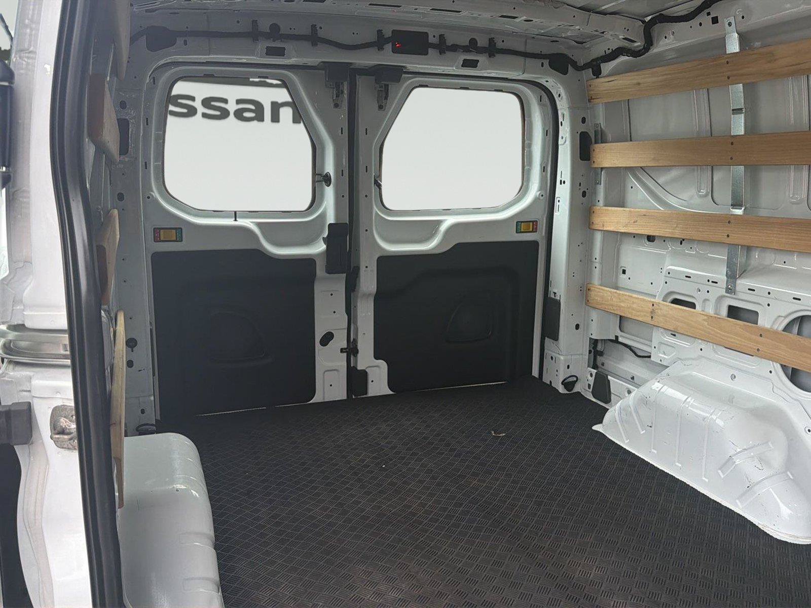 Used 2025 Ford Transit 250 Low Roof w/ Exterior Upgrade Package RWD image 30