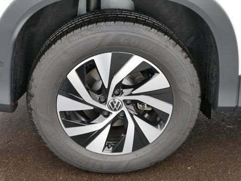 New 2026 Volkswagen Tiguan S image 5