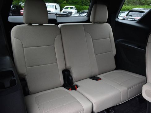 Used 2023 Chevrolet Traverse LT w/ LPO, Cargo Package AWD/4WD image 16
