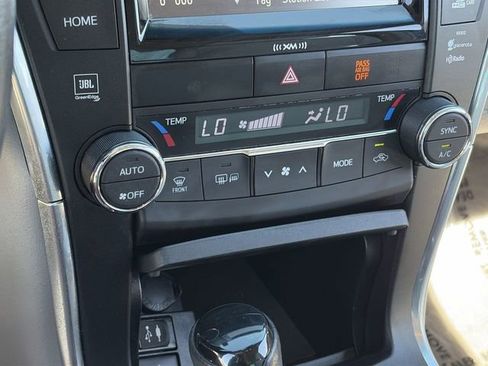 Used 2017 Toyota Camry XLE w/ Advanced Technology Package image 30