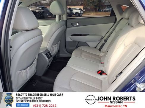 Used 2016 Kia Optima EX w/ Premium Package image 9