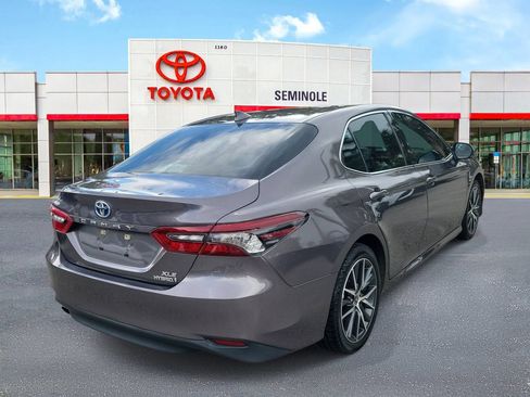 Used 2023 Toyota Camry XLE FWD image 3
