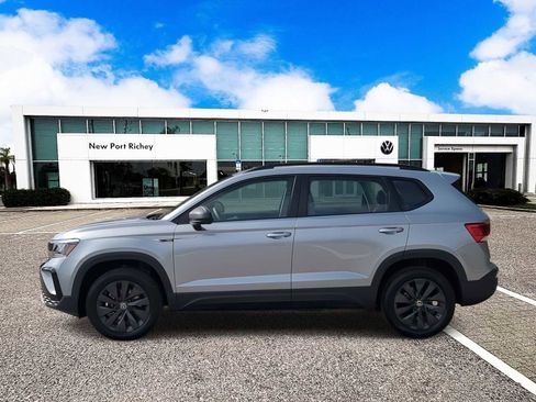 Used 2024 Volkswagen Taos S image 5