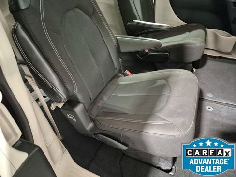 Used 2022 Chrysler Voyager LX FWD image 24
