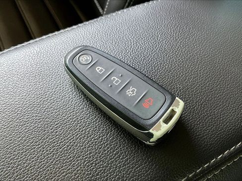 Used 2017 Ford Escape Titanium FWD image 33