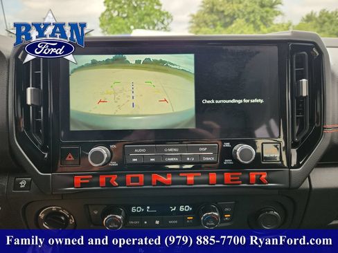 Used 2025 Nissan Frontier PRO-4X AWD/4WD image 13