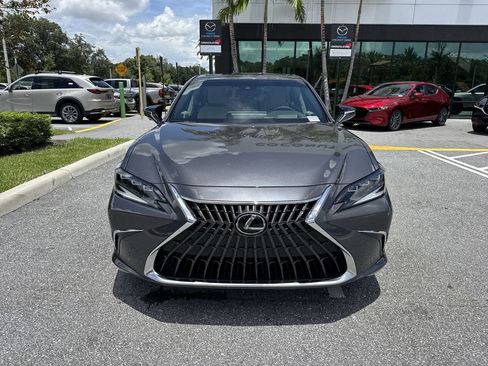 Used 2024 Lexus ES 300h Ultra Luxury w/ Accessory Package (Z2) FWD image 8