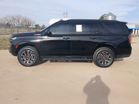 Used 2021 Chevrolet Tahoe Z71 w/ Luxury Package image 3