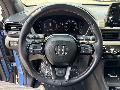 Used 2024 Honda Pilot TrailSport image 18