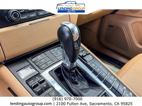 Used 2018 Porsche Macan Sport Edition AWD/4WD image 18