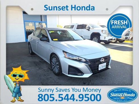 Used 2024 Nissan Altima 2.5 SV image 1