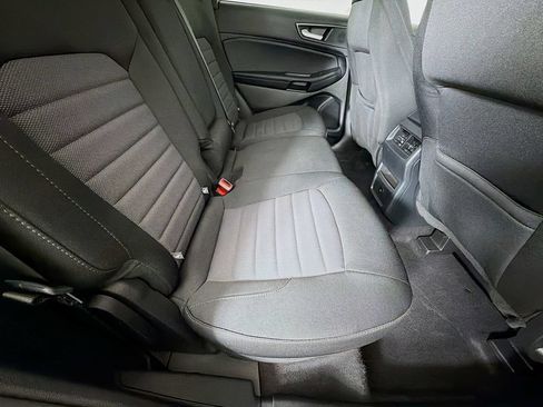 Used 2024 Ford Edge SE w/ Black Appearance Package AWD/4WD image 23