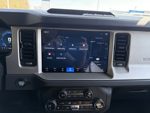 Used 2025 Ford Bronco Outer Banks AWD/4WD image 23