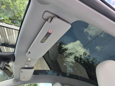 Used 2021 Tesla Model Y Long Range image 26