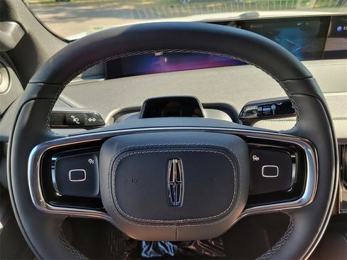 New 2025 Lincoln Navigator Reserve w/ Jet Appearance Package image 29