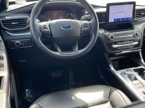 Used 2020 Ford Explorer XLT w/ Equipment Group 202A AWD/4WD image 2