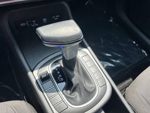 Used 2025 Hyundai Kona SEL FWD image 25