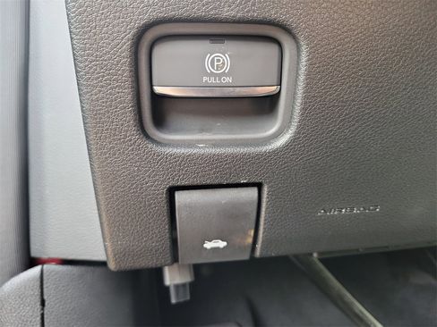 Certified 2025 Jeep Grand Cherokee Limited w/ Black Appearance Package image 21