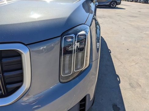 Used 2024 Kia Telluride S w/ S Sunroof Package image 11