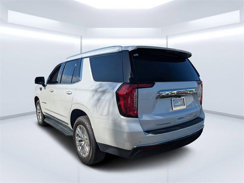 Used 2023 GMC Yukon SLT w/ SLT Luxury Package image 5