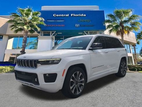 Certified 2025 Jeep Grand Cherokee Overland w/ Adv Protech Group III AWD/4WD image 9
