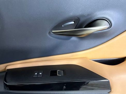 Certified 2025 Lexus ES 300h 300h image 39