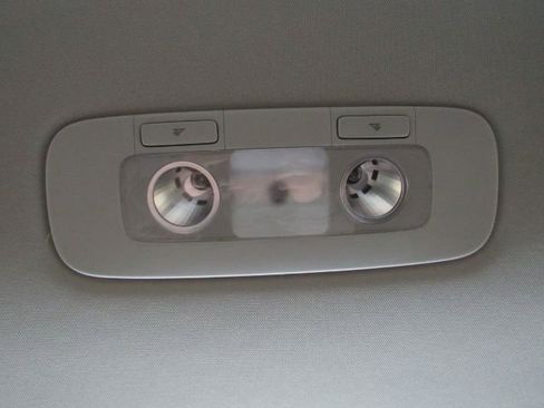 Used 2022 Volkswagen Passat 2.0T SE image 33