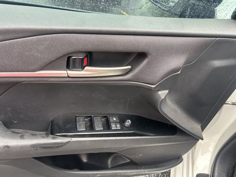 Used 2025 Toyota Camry LE FWD image 20
