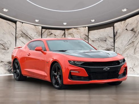 Used 2019 Chevrolet Camaro SS RWD image 3