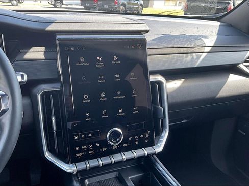 Used 2025 GMC Acadia Elevation image 22