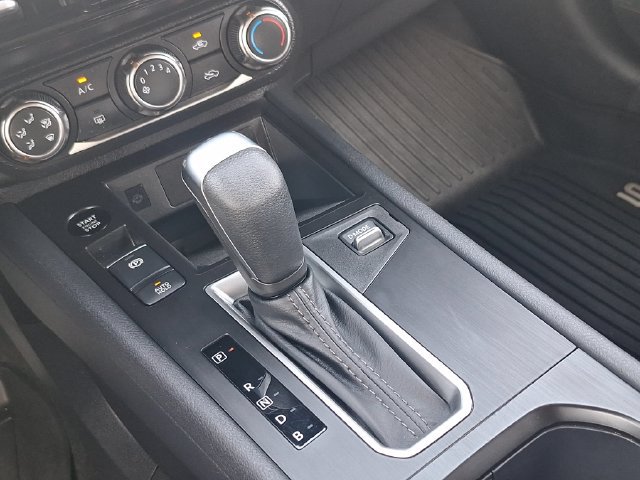 Certified 2025 Nissan Kicks SV FWD image 24
