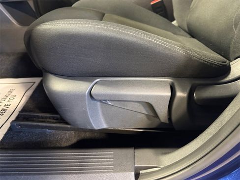 Used 2023 Nissan Rogue S image 13