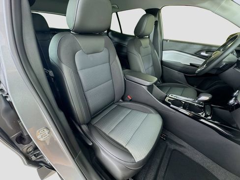 New 2026 Chevrolet Trax LT w/ Midnight Edition FWD image 27