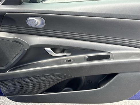 Used 2025 Hyundai Elantra SEL FWD image 24