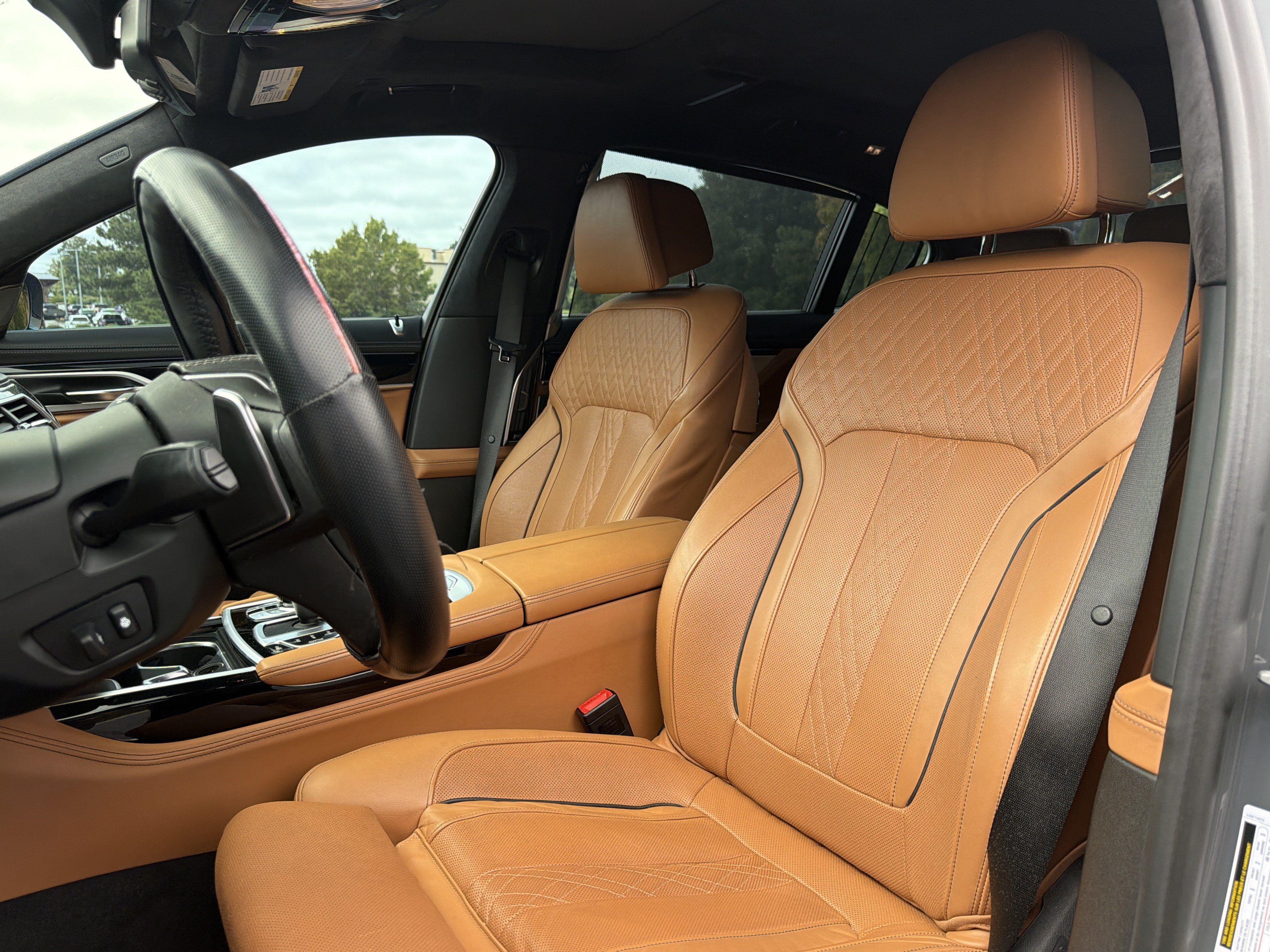 Used 2018 BMW 750i RWD image 7