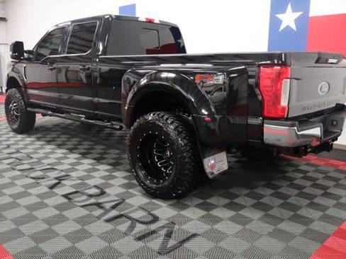 Used 2019 Ford F350 Lariat w/ Lariat Value Package AWD/4WD image 5