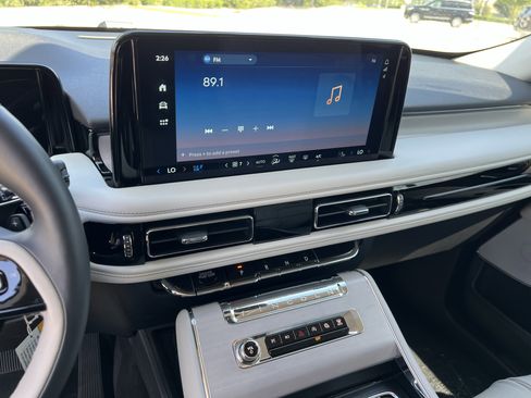 New 2025 Lincoln Aviator Reserve w/ Equipment Group 201A image 18