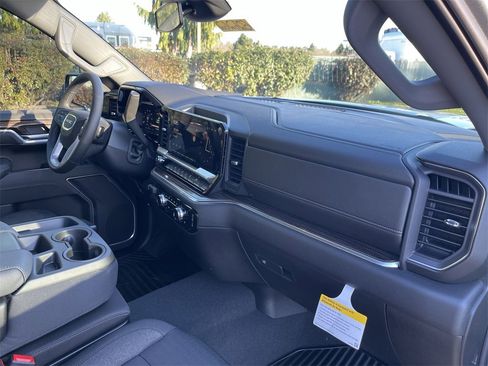 New 2026 GMC Sierra 1500 Elevation image 28