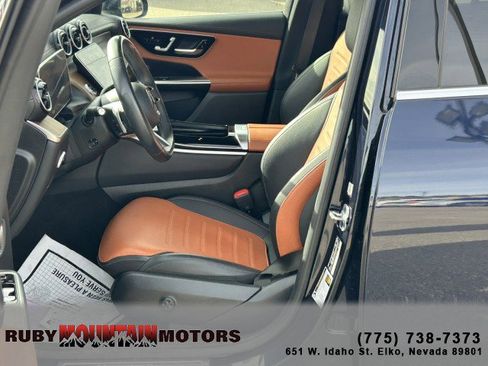 Used 2024 Mercedes-Benz GLC 300 4MATIC image 11