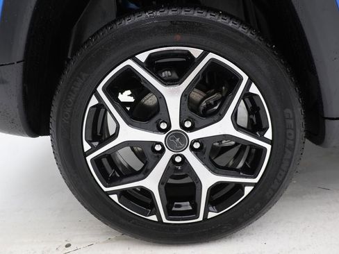 Used 2025 Jeep Compass Limited AWD/4WD image 9