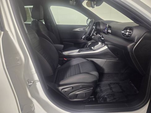 Certified 2025 Dodge Hornet R/T image 32