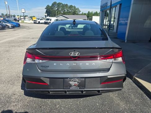 Used 2026 Hyundai Elantra Sport FWD image 4